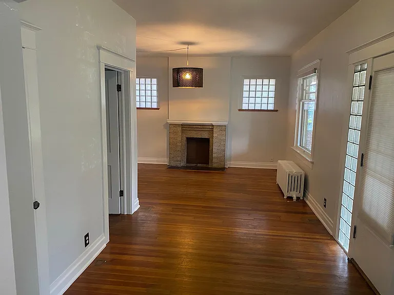 3860 N Clay St — Photo 7