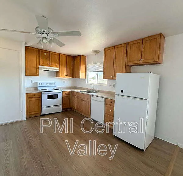 111 N Walnut Ave #10 — Photo 4