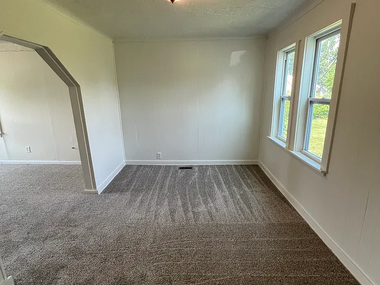 11381 Fisher Ave — Photo 3