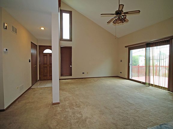 3rd image of 27W067 Evelyn Ave