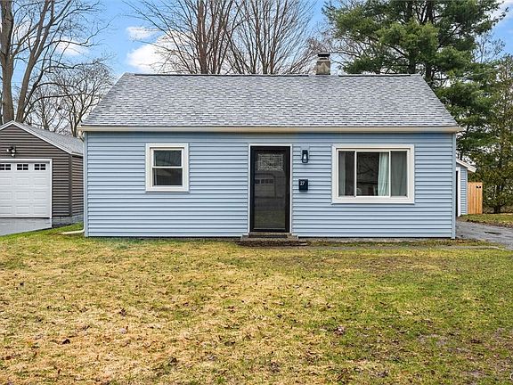 5th image of 27 Waterbury Dr