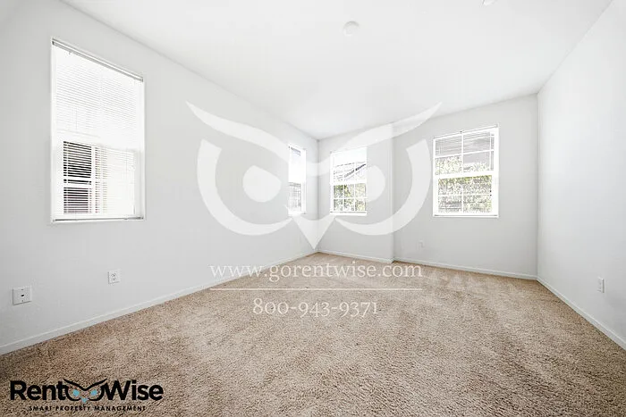 1583 Sylvia St — Photo 28