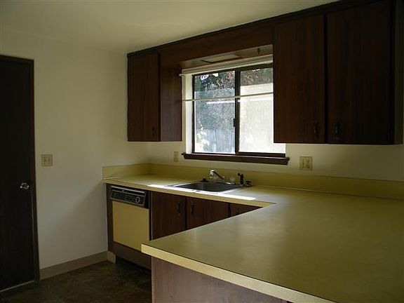 5th image of 10210 8th Avenue Ct S APT A
