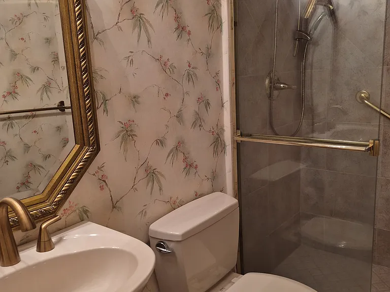 172 Riverside Dr — Photo 11