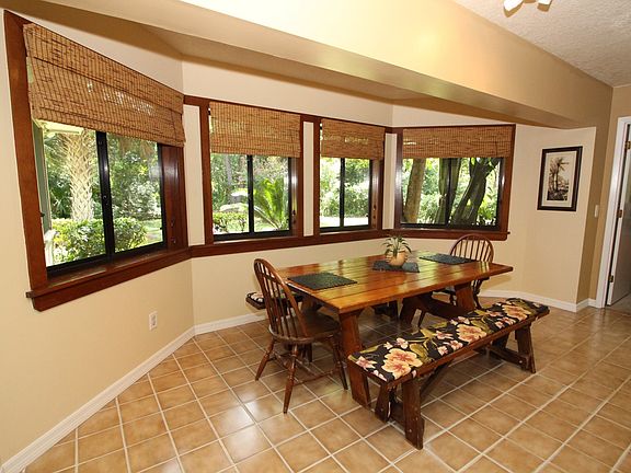 Eat-in kit w panoramic view 