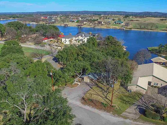 5th image of 207 Elm Lodge Dr