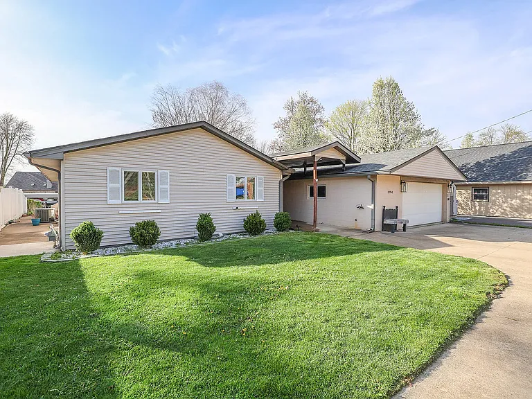 11954 Portage Lake Ave — Photo 2
