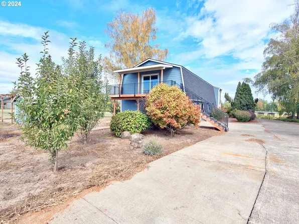 9101 SW Trestle View Ln, McMinnville, OR 97128