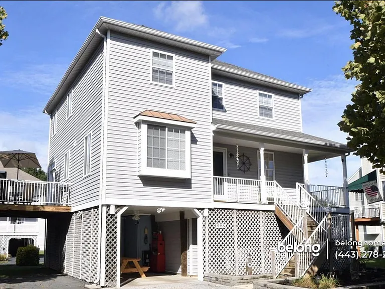223 Mariners Point Dr — Photo 1
