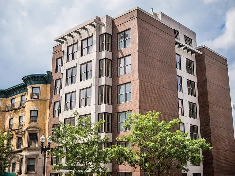 1085 Boylston St — Photo 2
