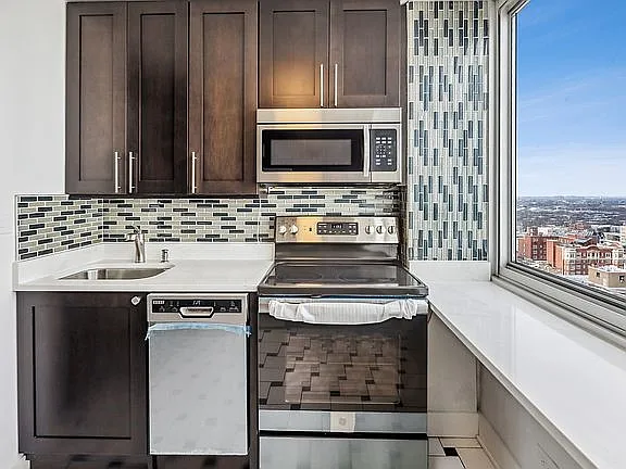 5601 N Sheridan Rd #21E — Photo 8