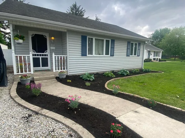209 W 2nd St, Fairmount, IN 46928
