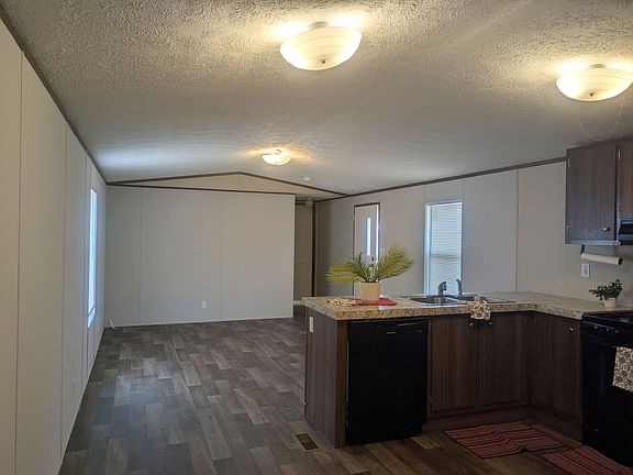 3rd image of 66 Pinewood Acres Ave