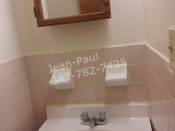 2nd image of 1010 President St APT 2B