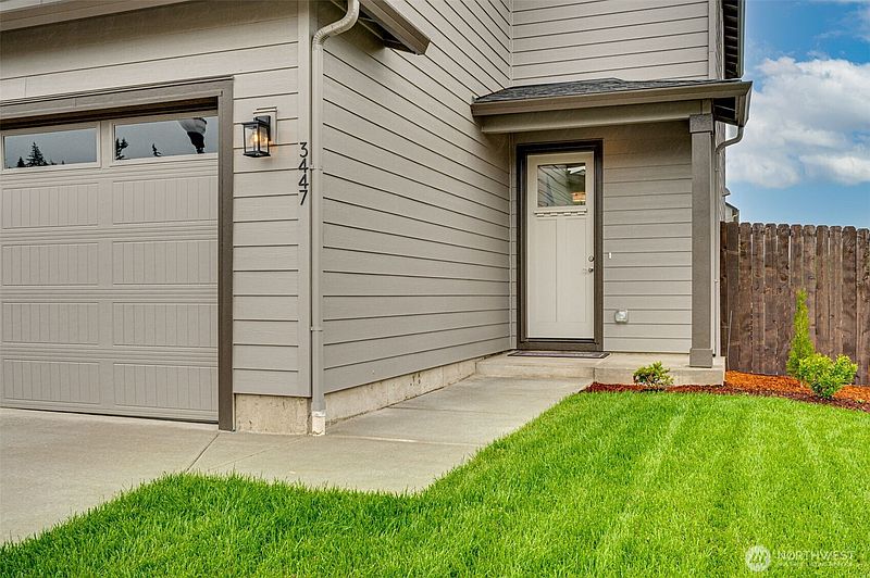 3rd image of 3447 SE 8th Avenue