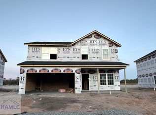 137 Juniper Dr, Hinesville, GA 31313