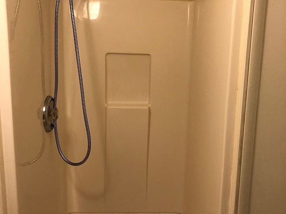 5th image of 5510 25th Ave NE APT 5
