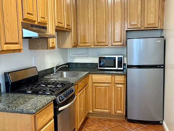 2nd image of 1030 Franklin St APT 102