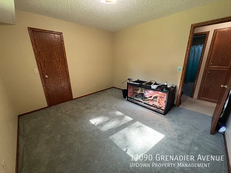 17090 Grenadier Ave — Photo 19
