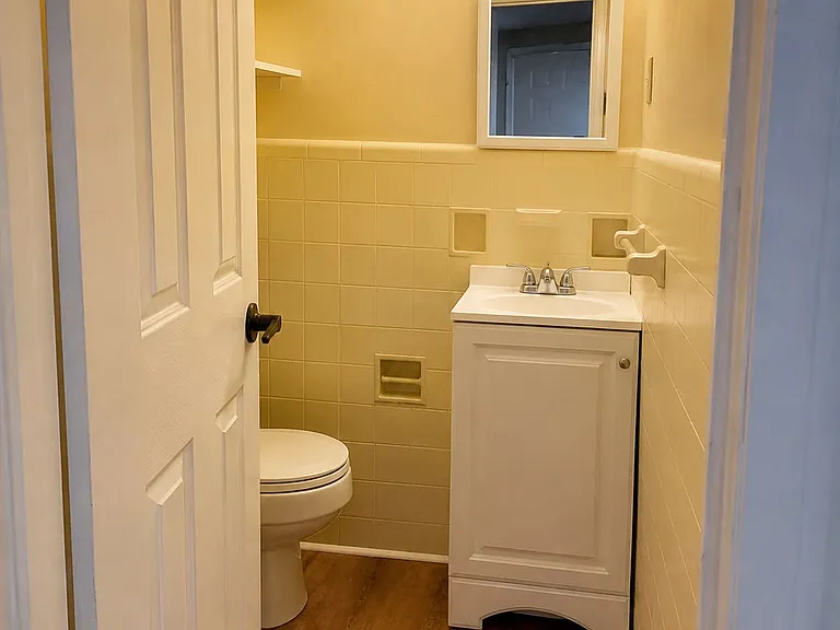 238 1/2 N 11th St #3 — Photo 5