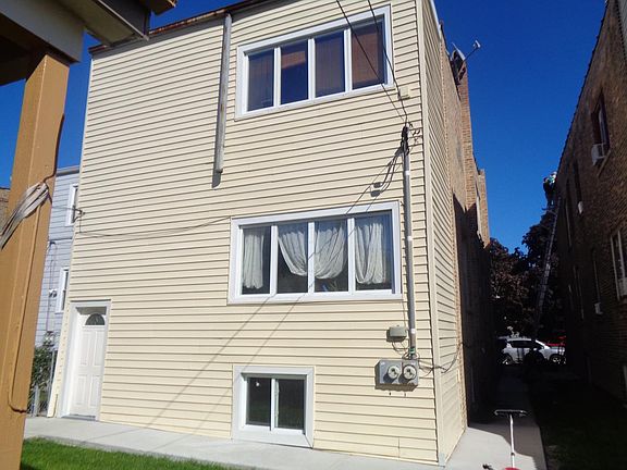 4th image of 1224 S 61st Ct