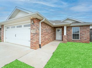 6110 NW McClellen St, Bentonville, AR 72713