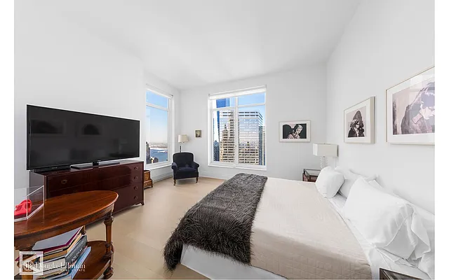 Sold by Douglas Elliman | media 24