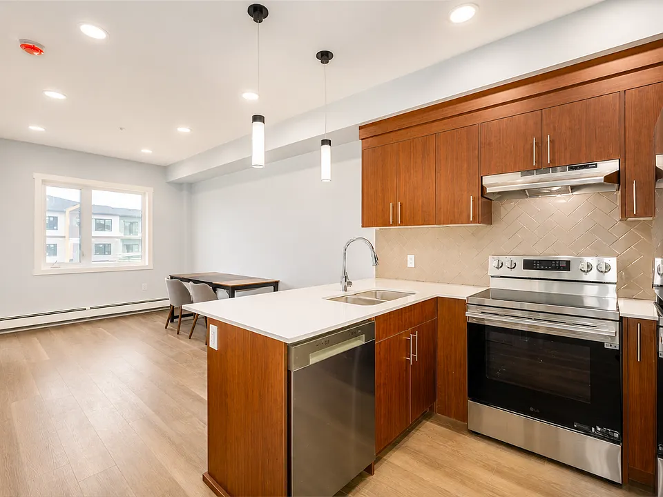 348 Greystone Blvd #U1110