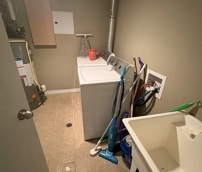 2588 Lauzon Rd #3 — Photo 8
