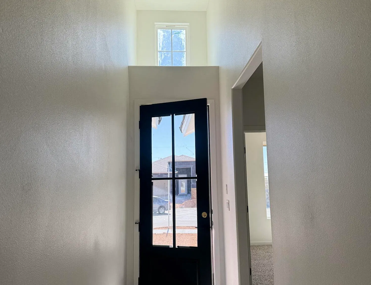 3 bed, 3.5 bath, 1896 sqft, $2,850 — Photo 3