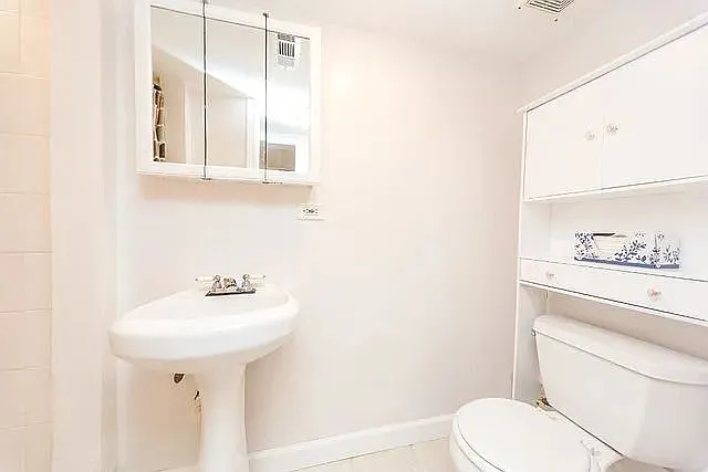 2723 N Hamlin Ave #G — Photo 8