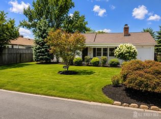 108 Greenlawn Ave, Middlesex, NJ 08846