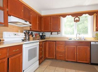 12 Grove St, Westford, MA 01886