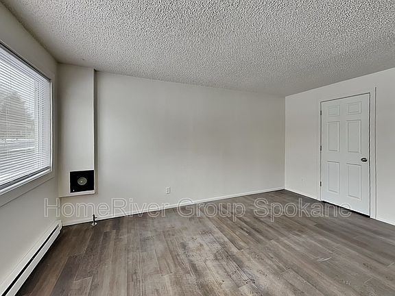 4th image of 1415 W Euclid Ave