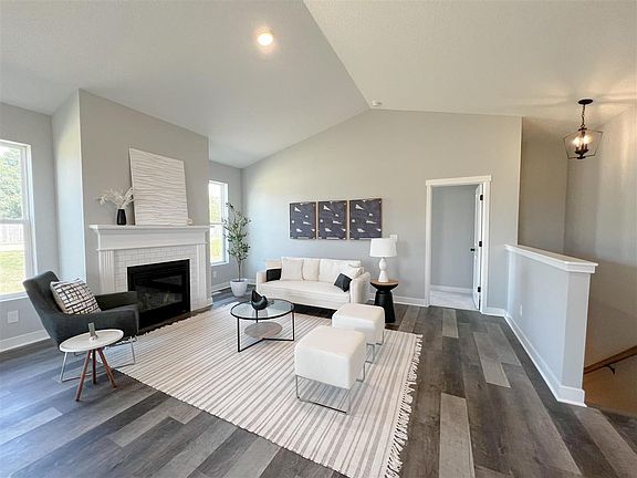 3rd image of 1280 Priscilla Ct