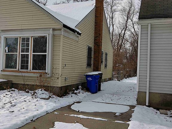 14557 Roselawn