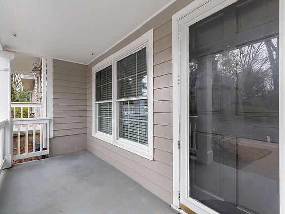 3rd image of 2794 Farmstead Rd SE