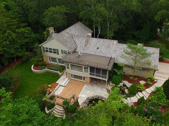 2nd image of W56N857 Meadow Ct