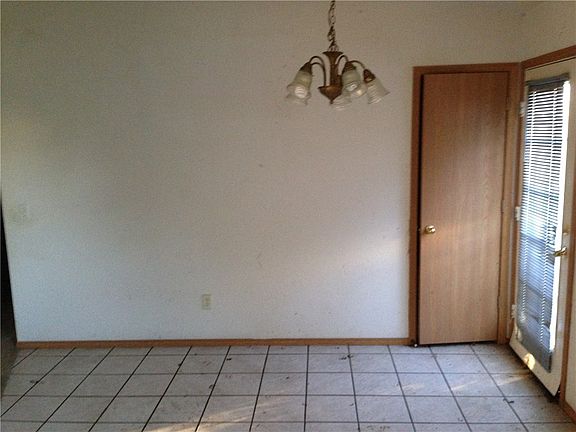 3rd image of 1204 Coleson Ct