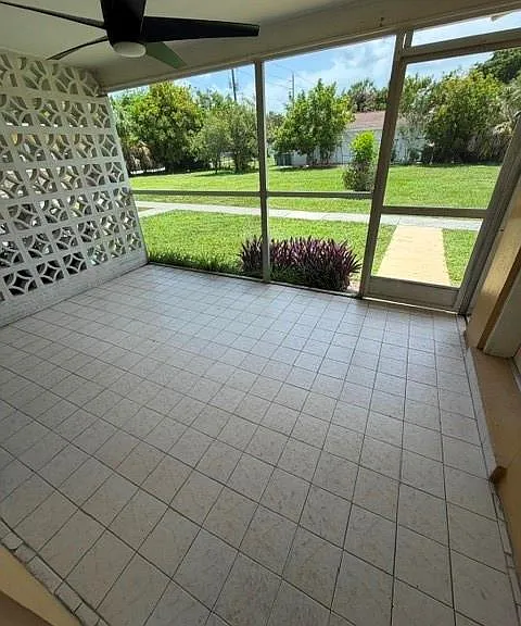 4319 Golden Gate Pkwy — Photo 3