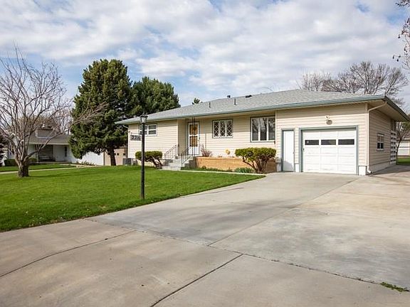 2nd image of 2216 Sunnyview Ln