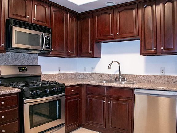 5th image of 1731 Corinth Ave APT 204