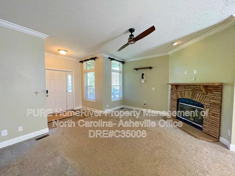 3 bed, 2.0 bath, $2,800 — Photo 2
