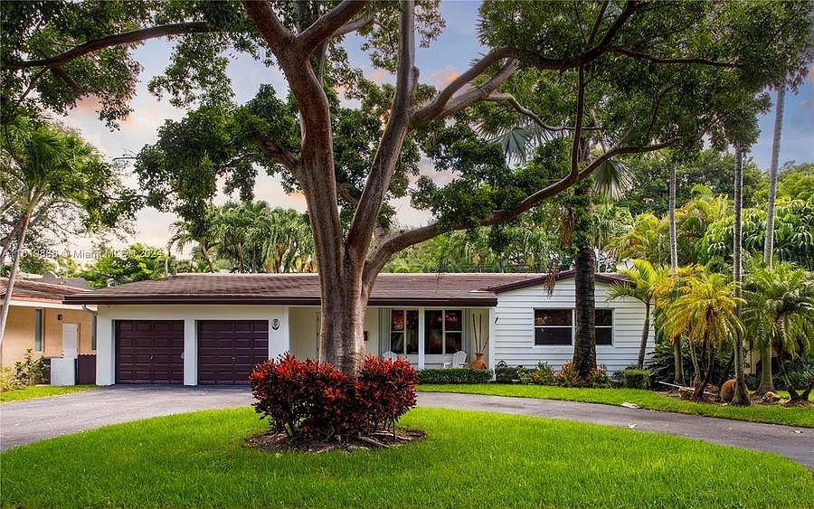 1st image of 921 Alava Ave