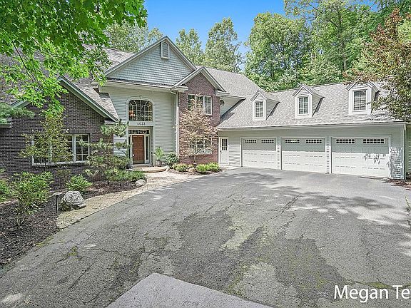 4th image of 4033 Winterwood Trl NE