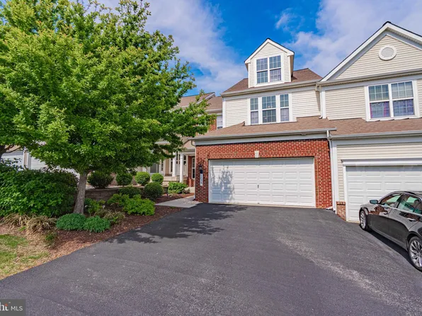 1835 Emerald Dr, Orefield, PA 18069