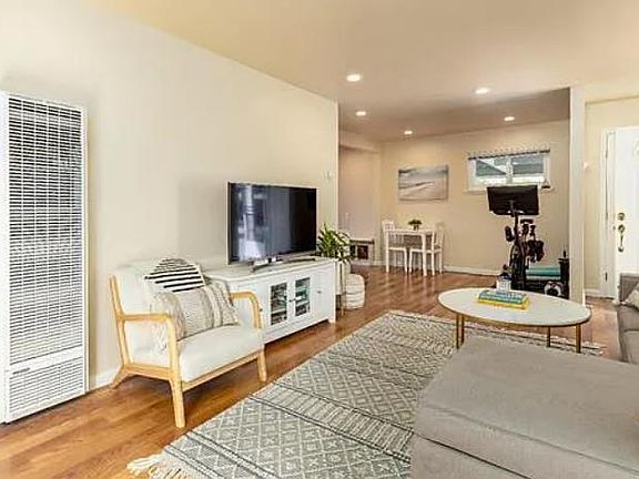 3rd image of 824 Fremont St #1