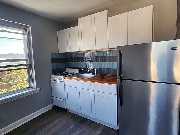 2nd image of 2400 E Dauphin St APT 3