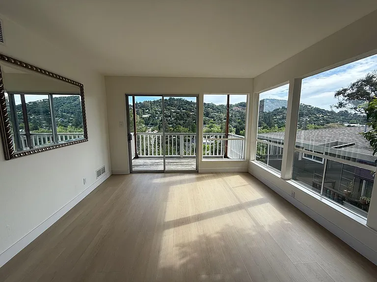 55-57 Bayo Vista Way — Photo 6