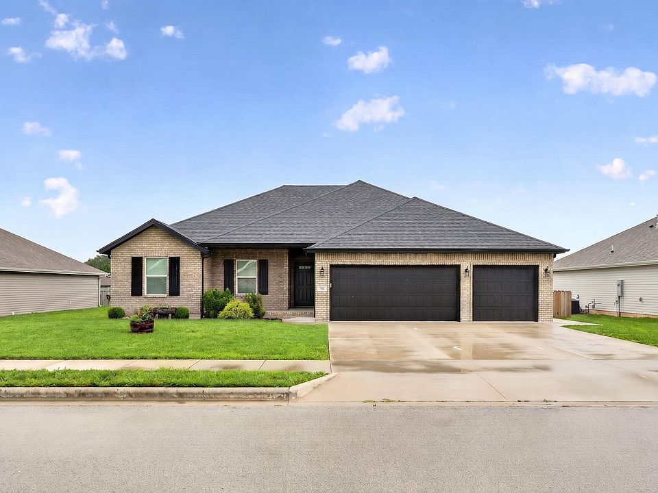 1st image of 748 N Century Avenue